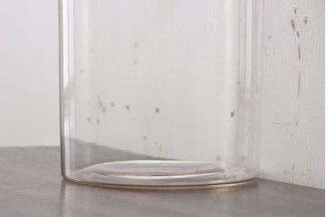 アンティーク雑貨　昭和レトロ　蓋付きのアンティークガラス瓶(ビン)(2)