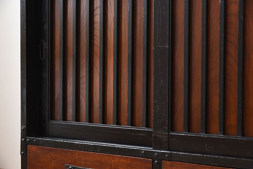 アンティーク家具　前面・鏡板欅材　明治大正期　脚付き!アンティーク時代箪笥サイドボード