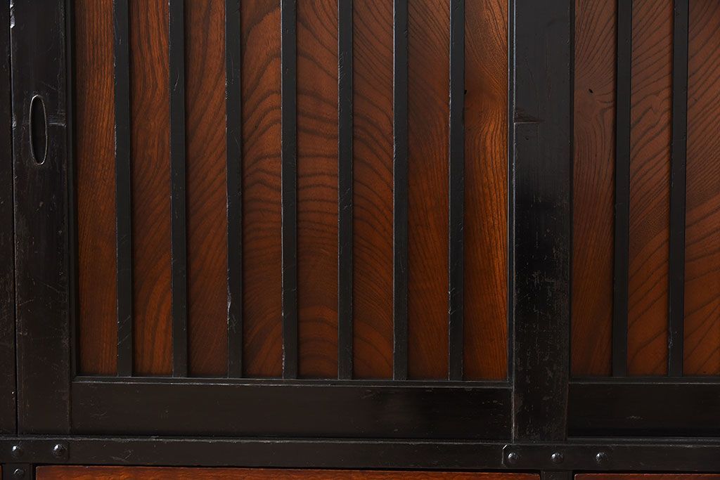 アンティーク家具　前面・鏡板欅材　明治大正期　脚付き!アンティーク時代箪笥サイドボード