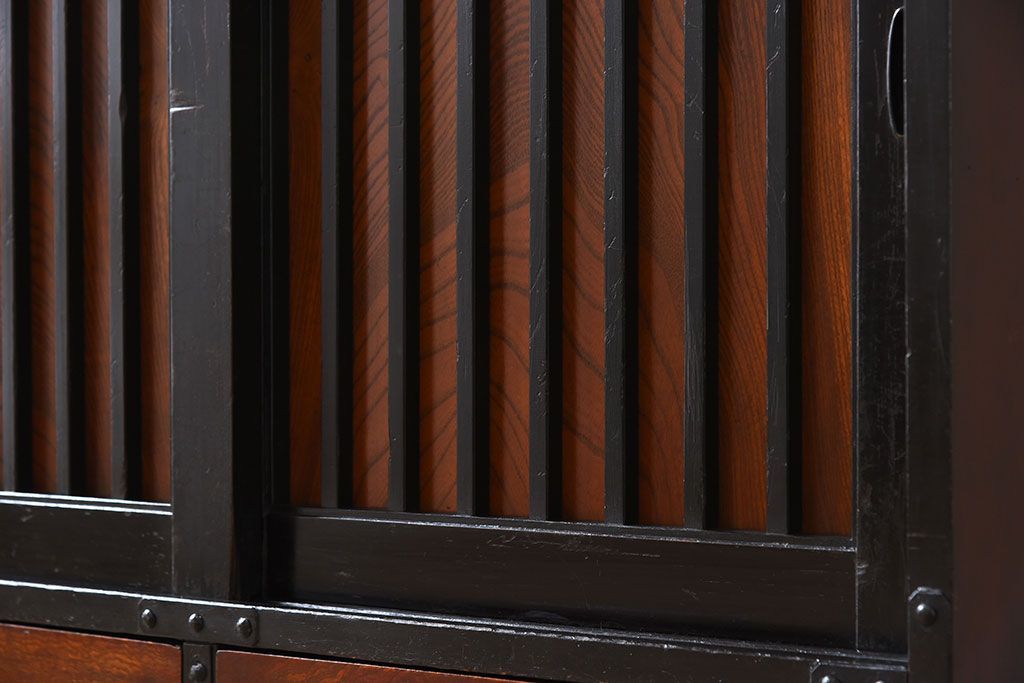 アンティーク家具　前面・鏡板欅材　明治大正期　脚付き!アンティーク時代箪笥サイドボード