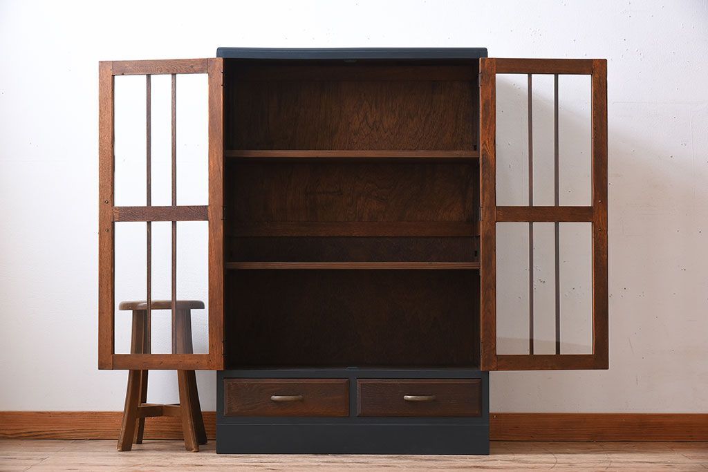 アンティーク家具　ネイビーペイント　古いナラ材のアンティークブックケース(本箱)