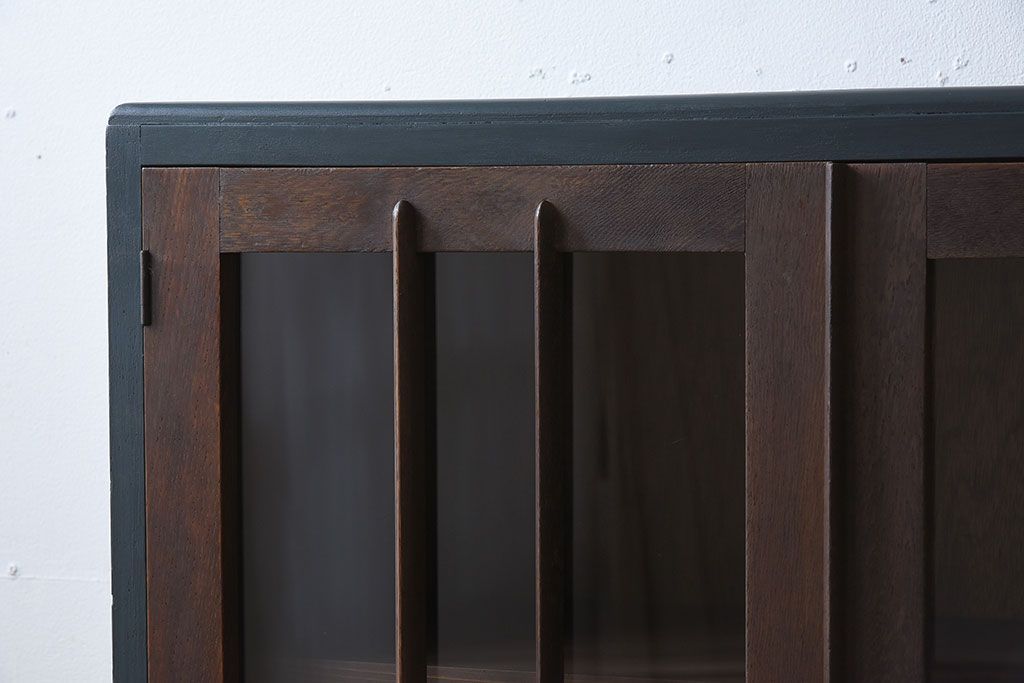 アンティーク家具　ネイビーペイント　古いナラ材のアンティークブックケース(本箱)