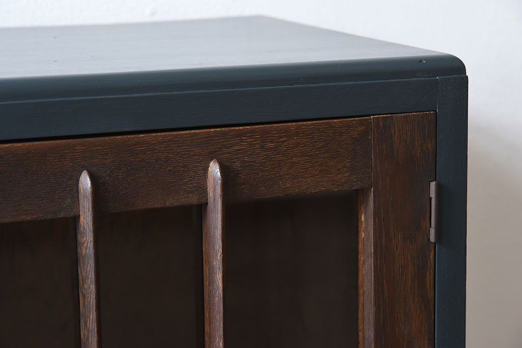 アンティーク家具　ネイビーペイント　古いナラ材のアンティークブックケース(本箱)