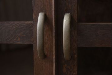 アンティーク家具　ネイビーペイント　古いナラ材のアンティークブックケース(本箱)