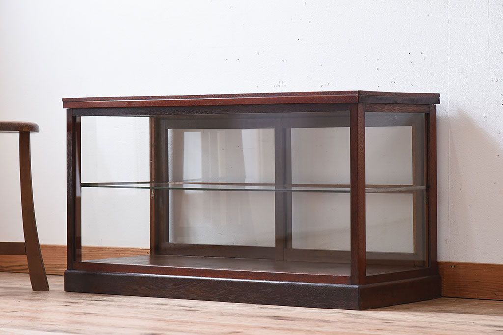 アンティーク家具　小ぶりな木製アンティークガラスケース(ショーケース)