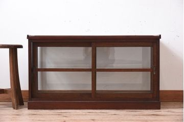 アンティーク家具　小ぶりな木製アンティークガラスケース(ショーケース)