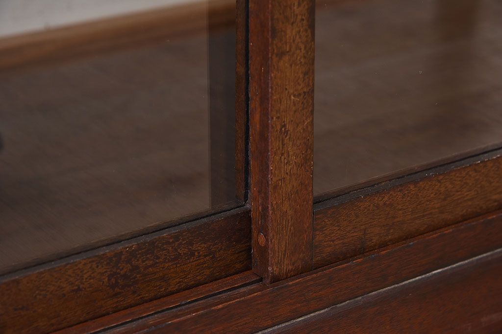 アンティーク家具　小ぶりな木製アンティークガラスケース(ショーケース)