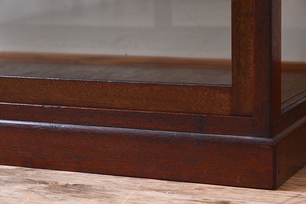 アンティーク家具　小ぶりな木製アンティークガラスケース(ショーケース)