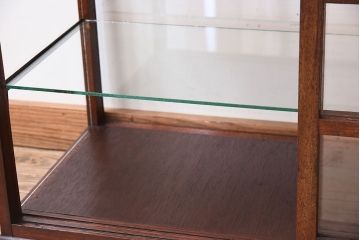 アンティーク家具　小ぶりな木製アンティークガラスケース(ショーケース)