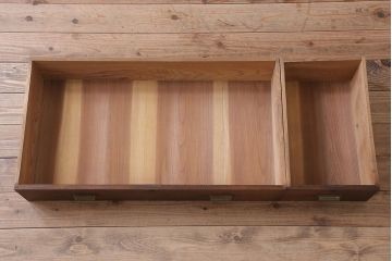 アンティーク家具　観音扉の大きなアンティーク収納棚(戸棚)