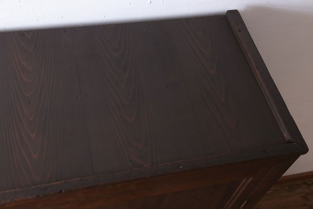 アンティーク家具　観音扉の大きなアンティーク収納棚(戸棚)