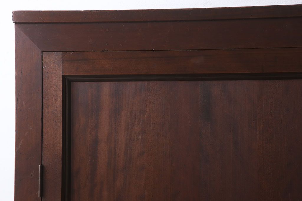 アンティーク家具　観音扉の大きなアンティーク収納棚(戸棚)