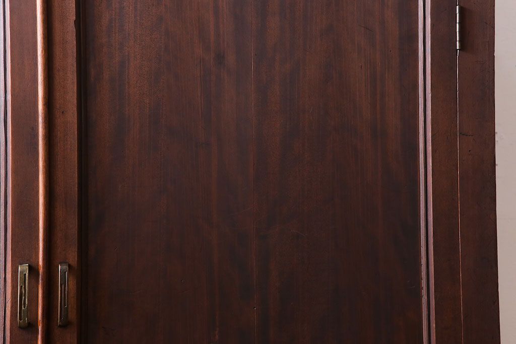 アンティーク家具　観音扉の大きなアンティーク収納棚(戸棚)