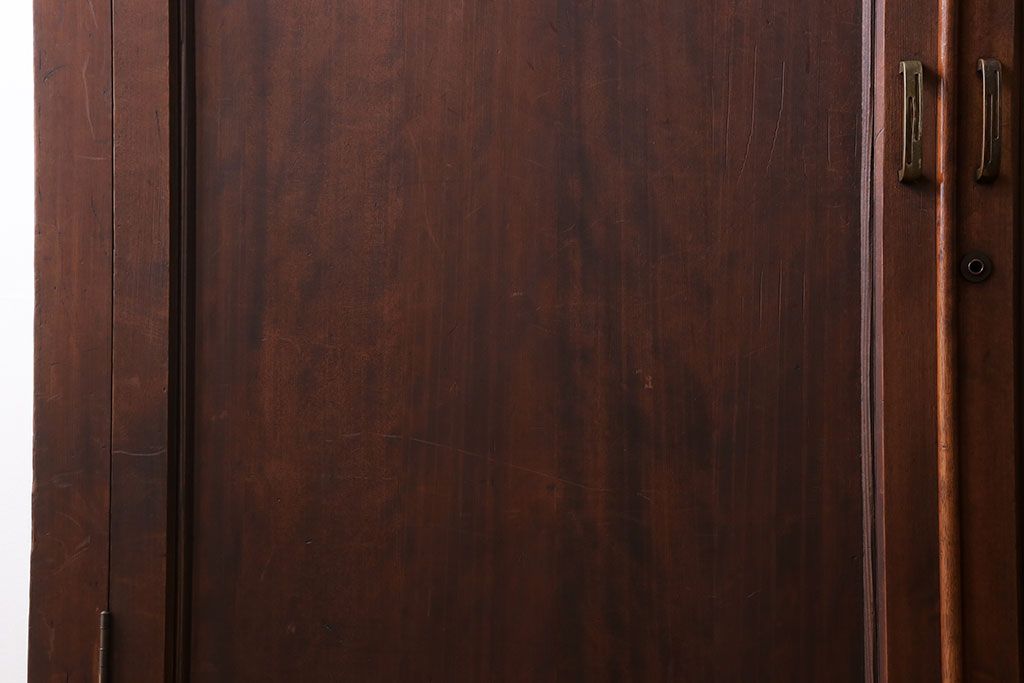 アンティーク家具　観音扉の大きなアンティーク収納棚(戸棚)