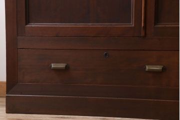 アンティーク家具　観音扉の大きなアンティーク収納棚(戸棚)