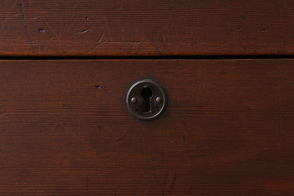 アンティーク家具　観音扉の大きなアンティーク収納棚(戸棚)