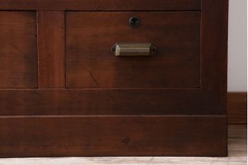 アンティーク家具　観音扉の大きなアンティーク収納棚(戸棚)