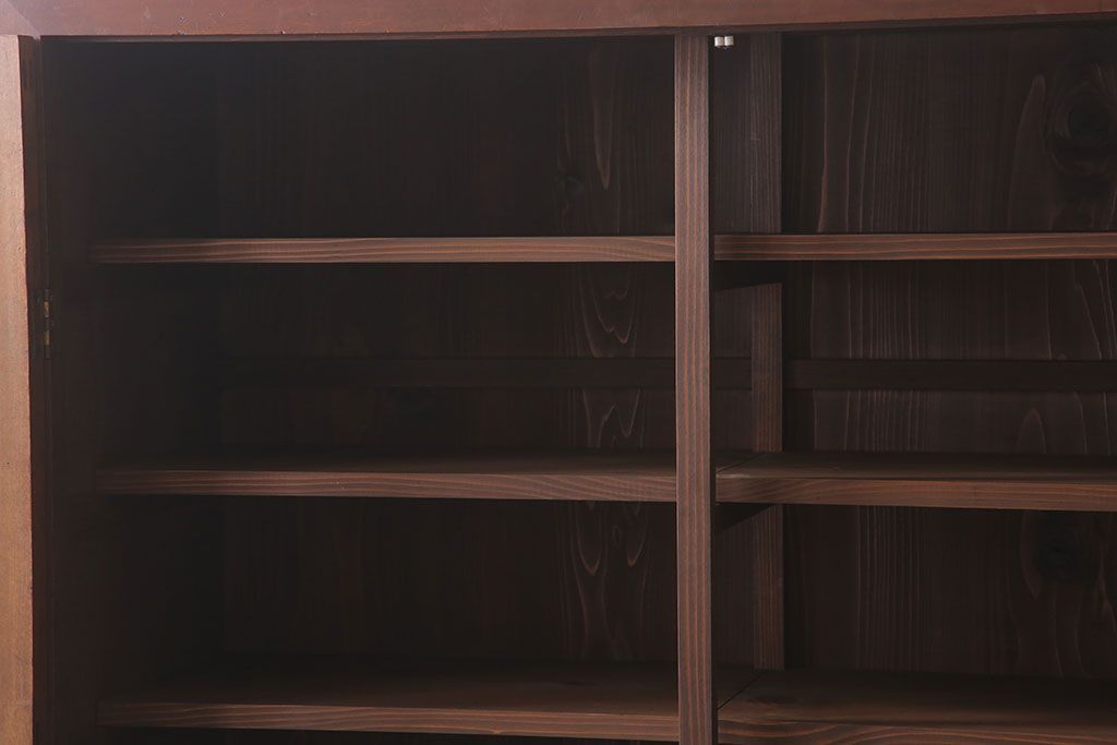 アンティーク家具　観音扉の大きなアンティーク収納棚(戸棚)