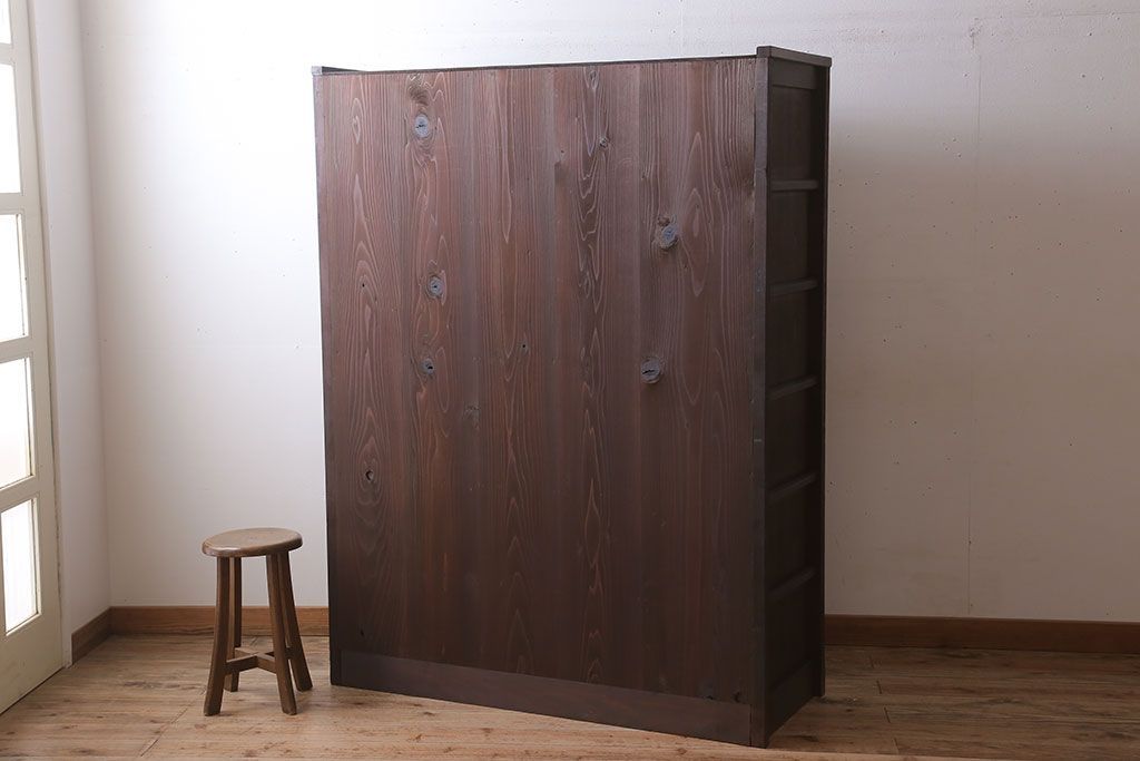 アンティーク家具　観音扉の大きなアンティーク収納棚(戸棚)