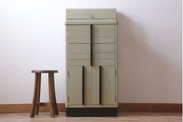 レトロ家具　和製アンティーク　レトロモダンなデンタルキャビネット