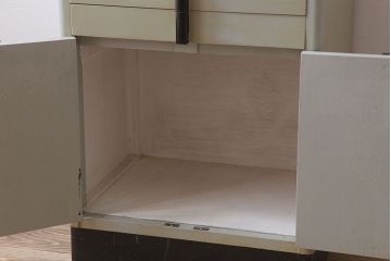 レトロ家具　和製アンティーク　レトロモダンなデンタルキャビネット