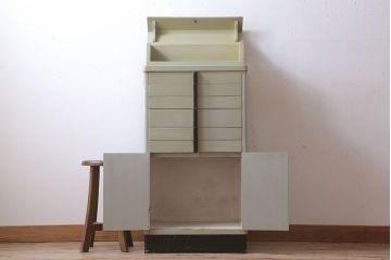 レトロ家具　和製アンティーク　レトロモダンなデンタルキャビネット