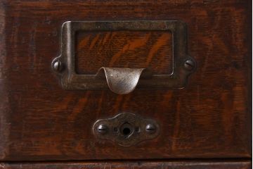 アンティーク家具　ネームプレート取っ手!ナラ材製のアンティークカードケース(小引き出し、図書館、図書室)