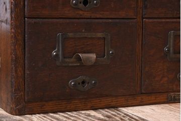 アンティーク家具　ネームプレート取っ手!ナラ材製のアンティークカードケース(小引き出し、図書館、図書室)