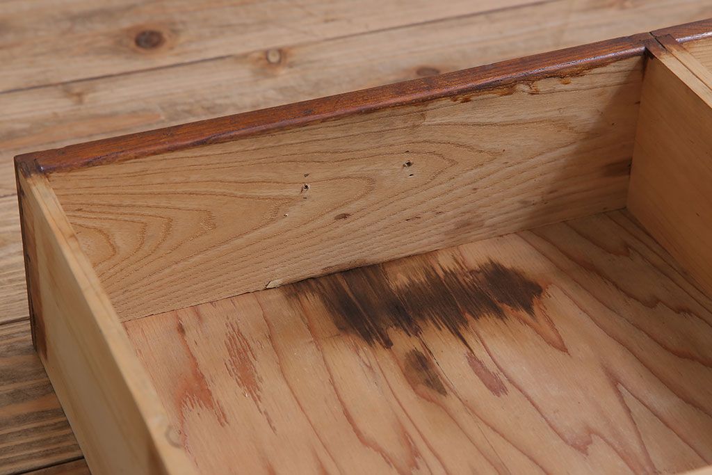 レトロ家具　レトロスタイル　栓材!チェッカーガラス入りのアンティーク収納棚(茶箪笥)