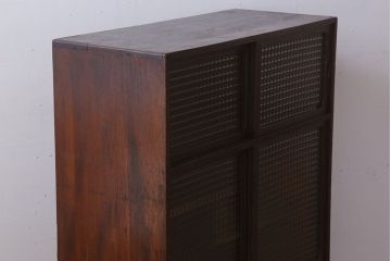 レトロ家具　レトロスタイル　栓材!チェッカーガラス入りのアンティーク収納棚(茶箪笥)