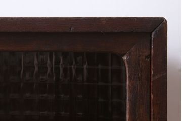 レトロ家具　レトロスタイル　栓材!チェッカーガラス入りのアンティーク収納棚(茶箪笥)