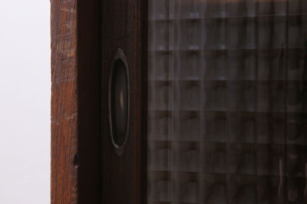 レトロ家具　レトロスタイル　栓材!チェッカーガラス入りのアンティーク収納棚(茶箪笥)