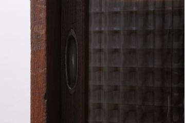 レトロ家具　レトロスタイル　栓材!チェッカーガラス入りのアンティーク収納棚(茶箪笥)