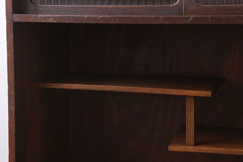 レトロ家具　レトロスタイル　栓材!チェッカーガラス入りのアンティーク収納棚(茶箪笥)