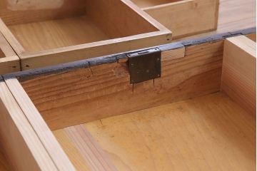 アンティーク家具　和製アンティーク　前面唐木・黒檀材!脚付きの大ぶりローボード(ハーモニカたんす・音色箪笥)