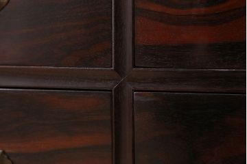 アンティーク家具　和製アンティーク　前面唐木・黒檀材!脚付きの大ぶりローボード(ハーモニカたんす・音色箪笥)