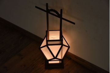 和モダンスタイル　古い木のお洒落な障子張り行灯(行燈・照明)