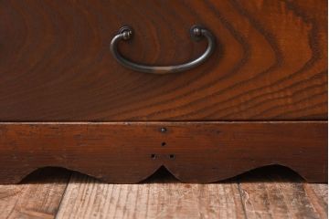 レトロ家具　前面栗材製!レトロかわいいアンティーク小引き出し