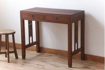 アンティーク家具　透かし彫りが美しいアンティークコンソールテーブル