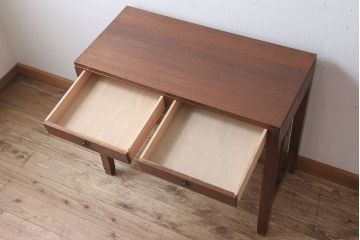 アンティーク家具　透かし彫りが美しいアンティークコンソールテーブル