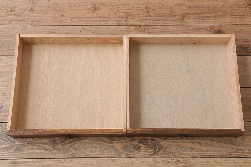 アンティーク家具　透かし彫りが美しいアンティークコンソールテーブル