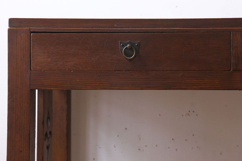 アンティーク家具　透かし彫りが美しいアンティークコンソールテーブル