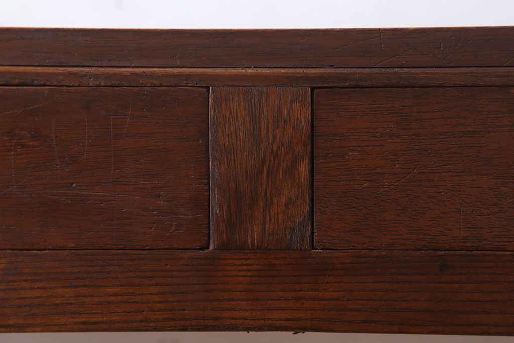 アンティーク家具　透かし彫りが美しいアンティークコンソールテーブル