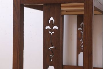 アンティーク家具　透かし彫りが美しいアンティークコンソールテーブル