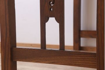 アンティーク家具　透かし彫りが美しいアンティークコンソールテーブル