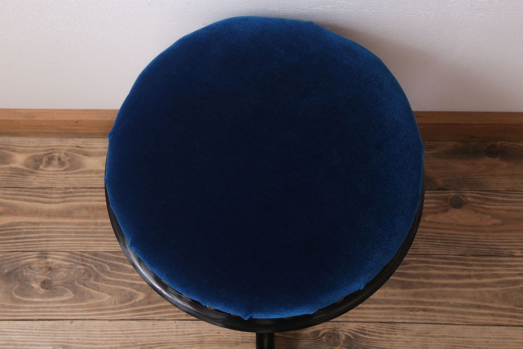 アンティーク家具　アンティーク　クッション座面!古い木製のおしゃれな回転スツール