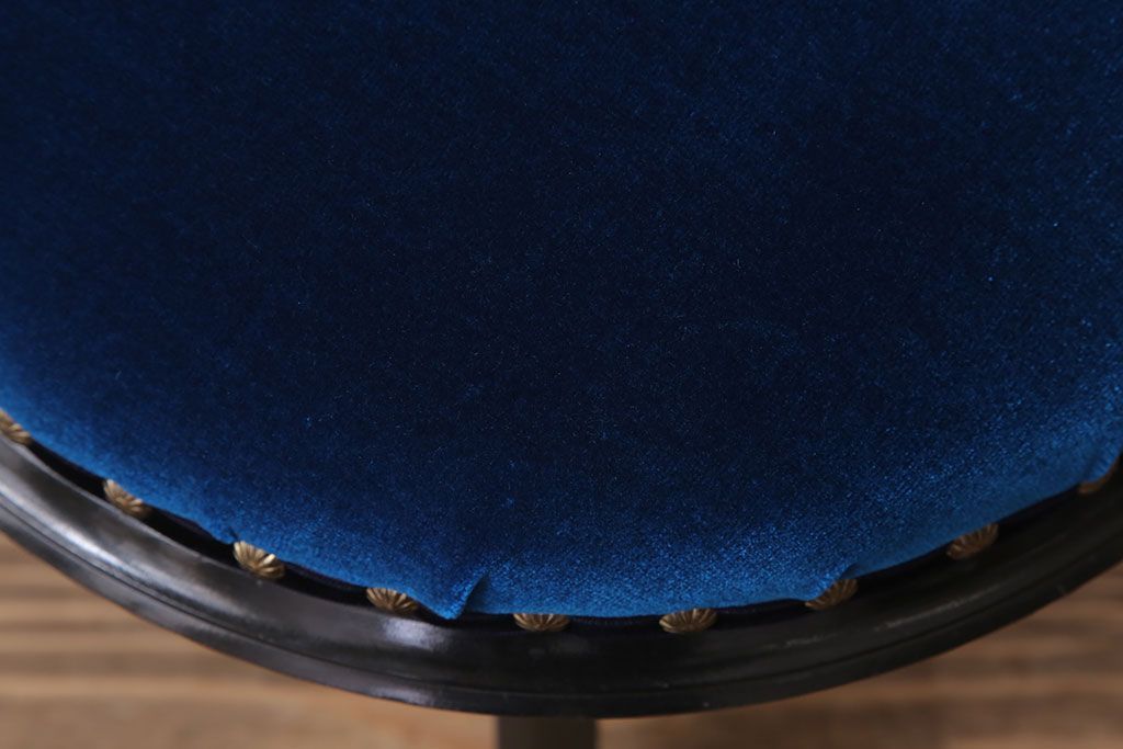 アンティーク家具　アンティーク　クッション座面!古い木製のおしゃれな回転スツール