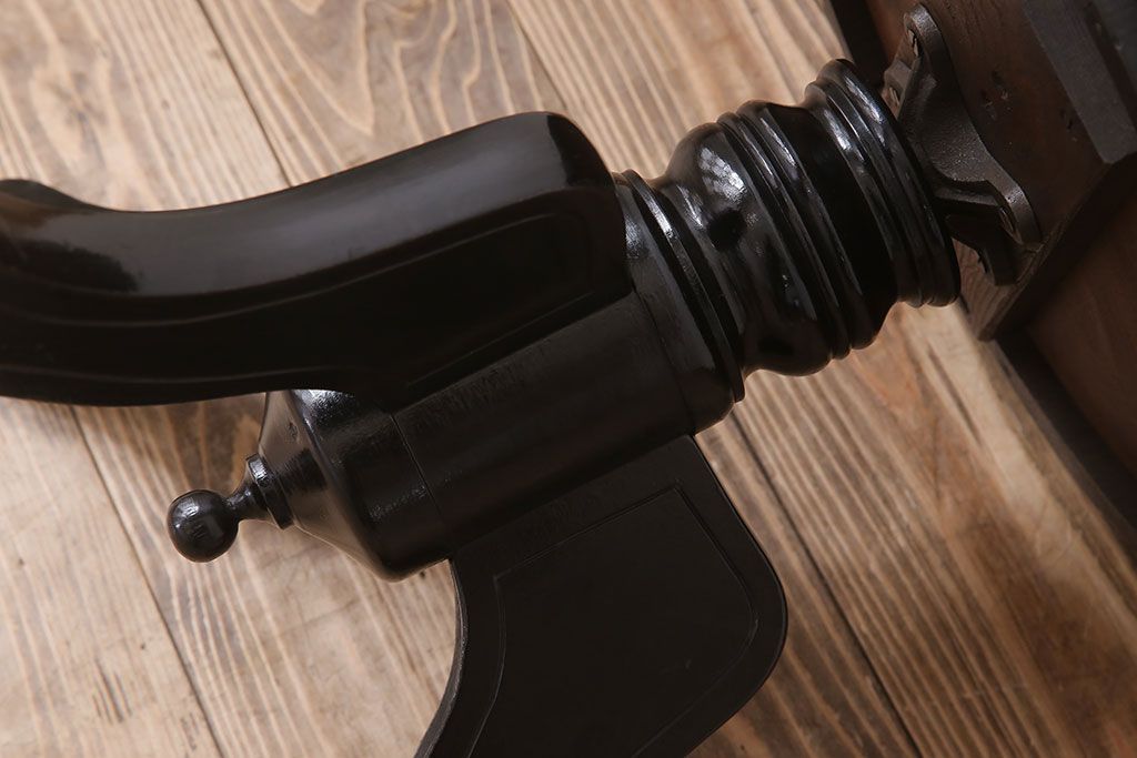 アンティーク家具　アンティーク　クッション座面!古い木製のおしゃれな回転スツール