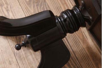 アンティーク家具　アンティーク　クッション座面!古い木製のおしゃれな回転スツール