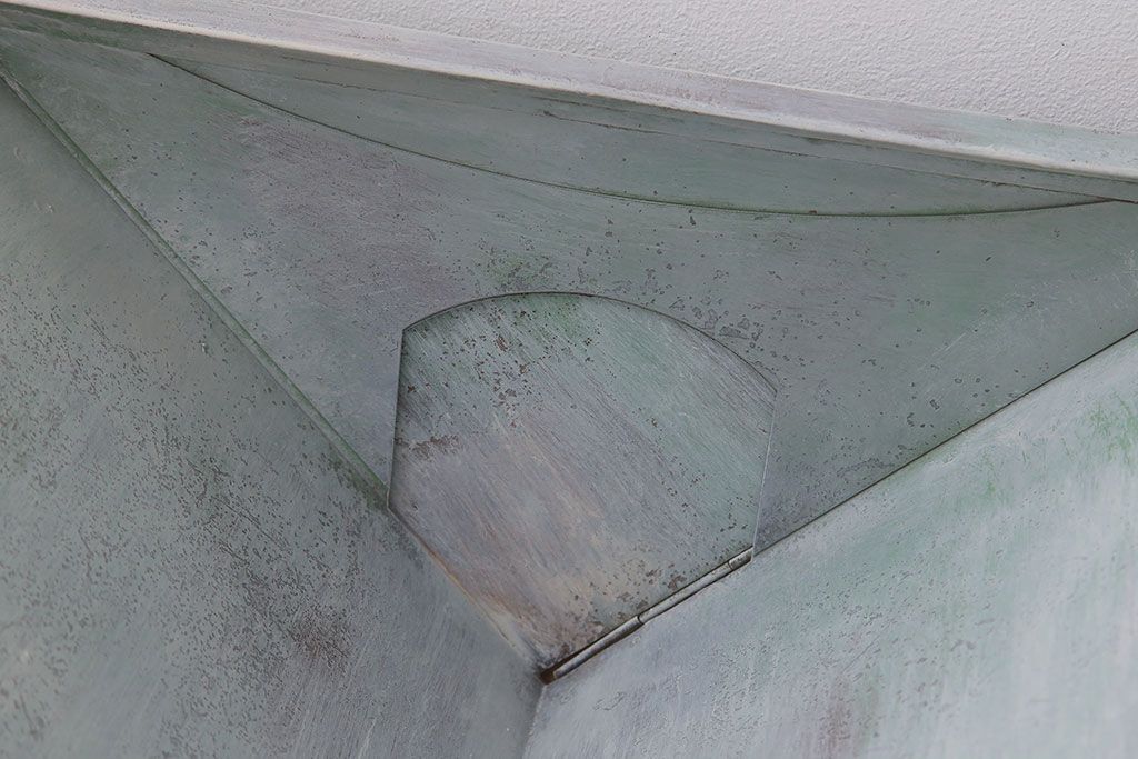 アンティーク雑貨　インダストリアル　ビンテージ　アイアン製のペイントチェスト(2)